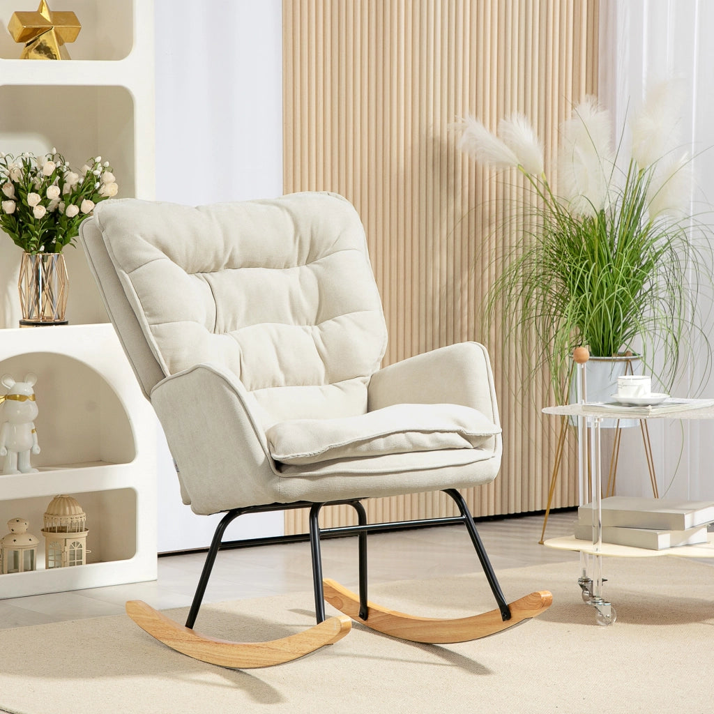 Poltrona a dondolo beige con braccioli e rivestimento effetto ciniglia