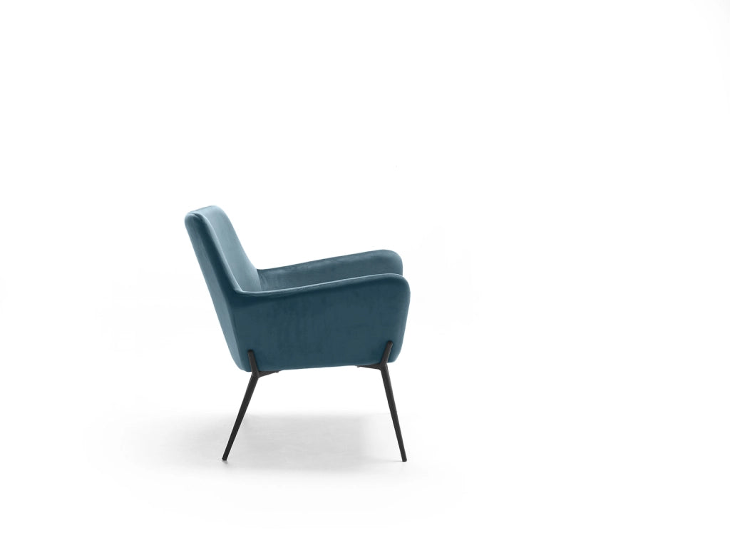 Poltrona Gin in Velluto Blu con Struttura in Metallo Nero Opaco - Design Moderno e Contemporaneo per Area Living 70x71,5x79 cm