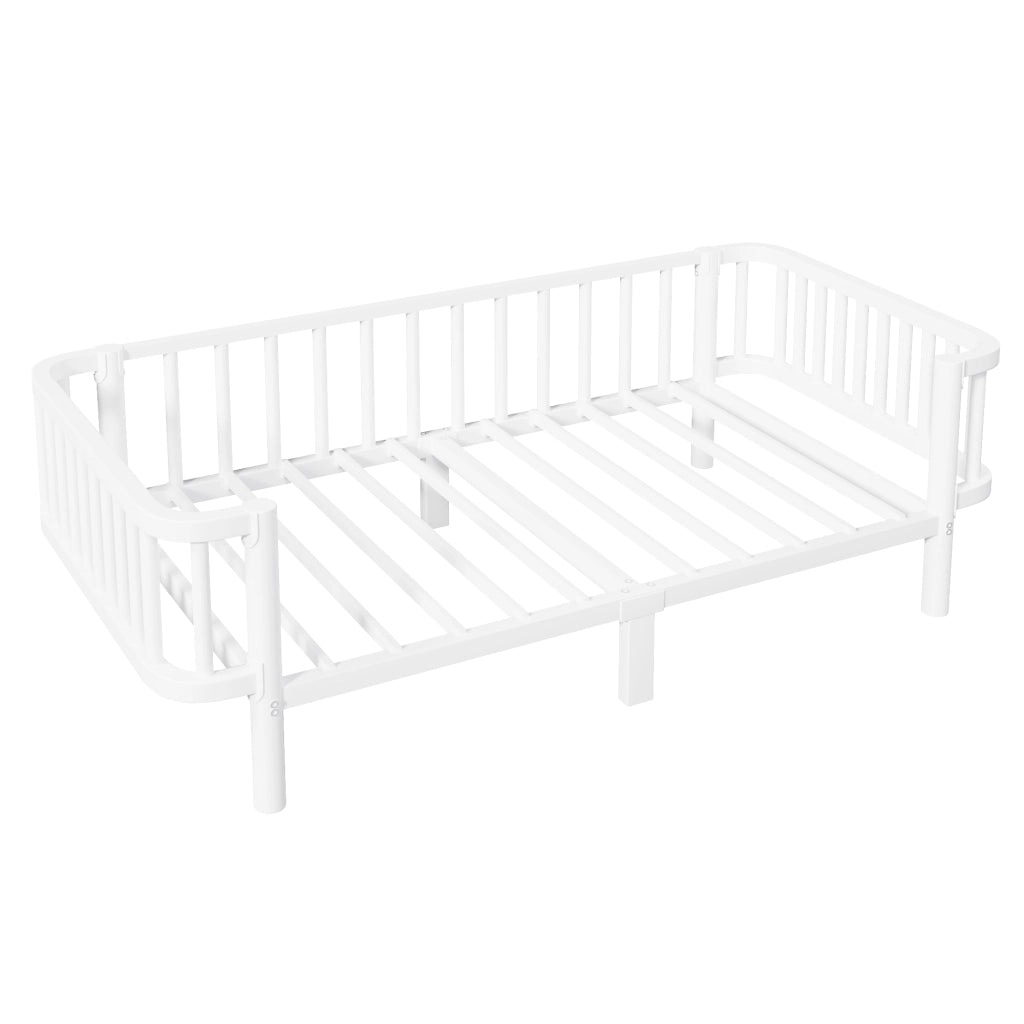 Letto singolo 90 × 200 cm in metallo bianco con rete a doghe in acciaio; utilizzabile anche come divano
