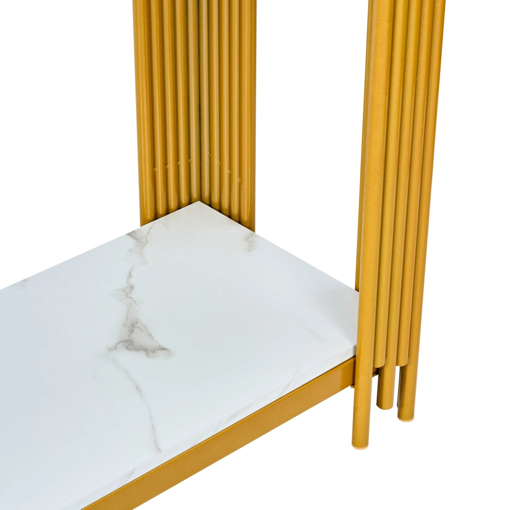 Tavolo consolle con 2 ripiani effetto marmo bianco, struttura in metallo dorato con finitura lucida, per ingresso, soggiorno e camera H80 x L123,5 x P33,5 cm