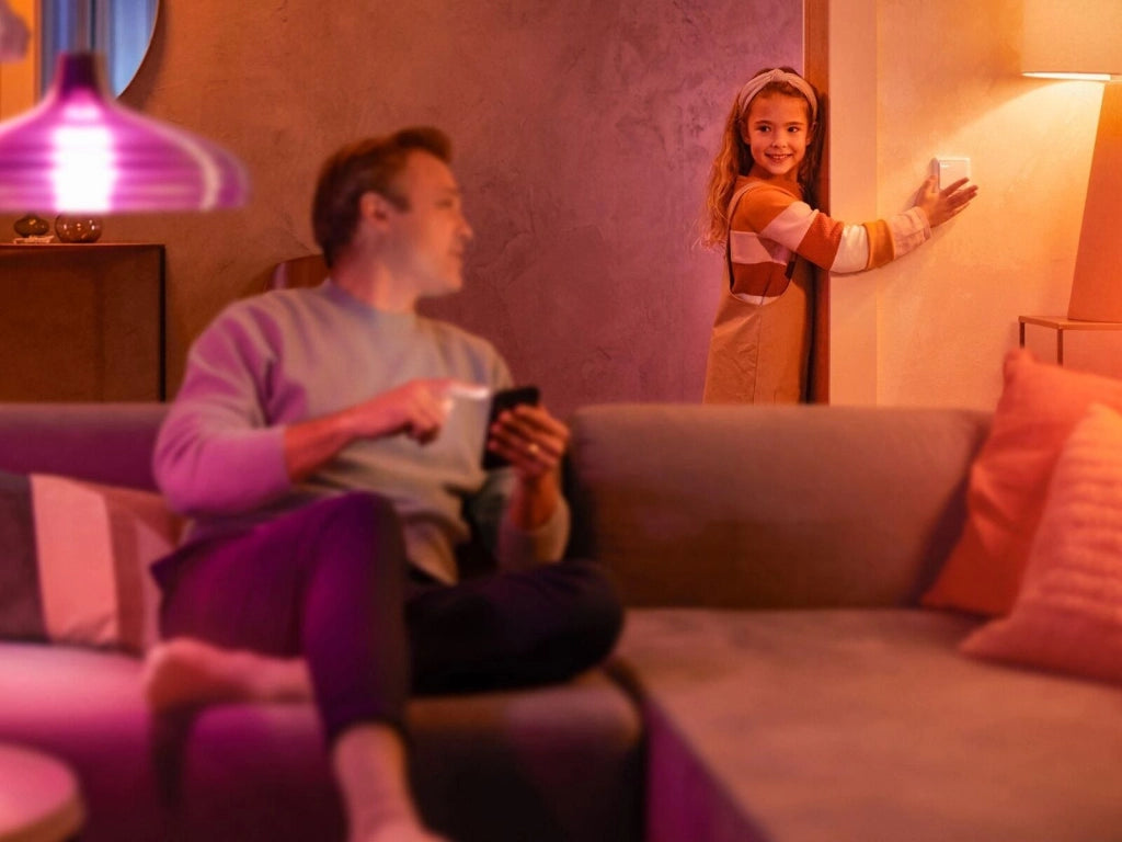 Philips 8719514318045 Wall Switch Module Philips Hue Interruttore a Parete Wireless per Illuminazione Connessa con App e Vocale compatibile con Alexa e Google Assistant colore Bianco