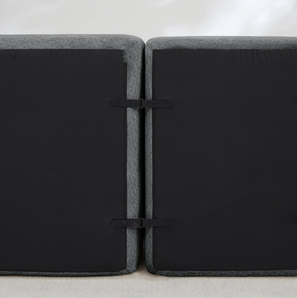Divano modulare angolare a 3 posti con pouf, schiuma ad alta densità 32D, rivestimento in fleece granulato grigio