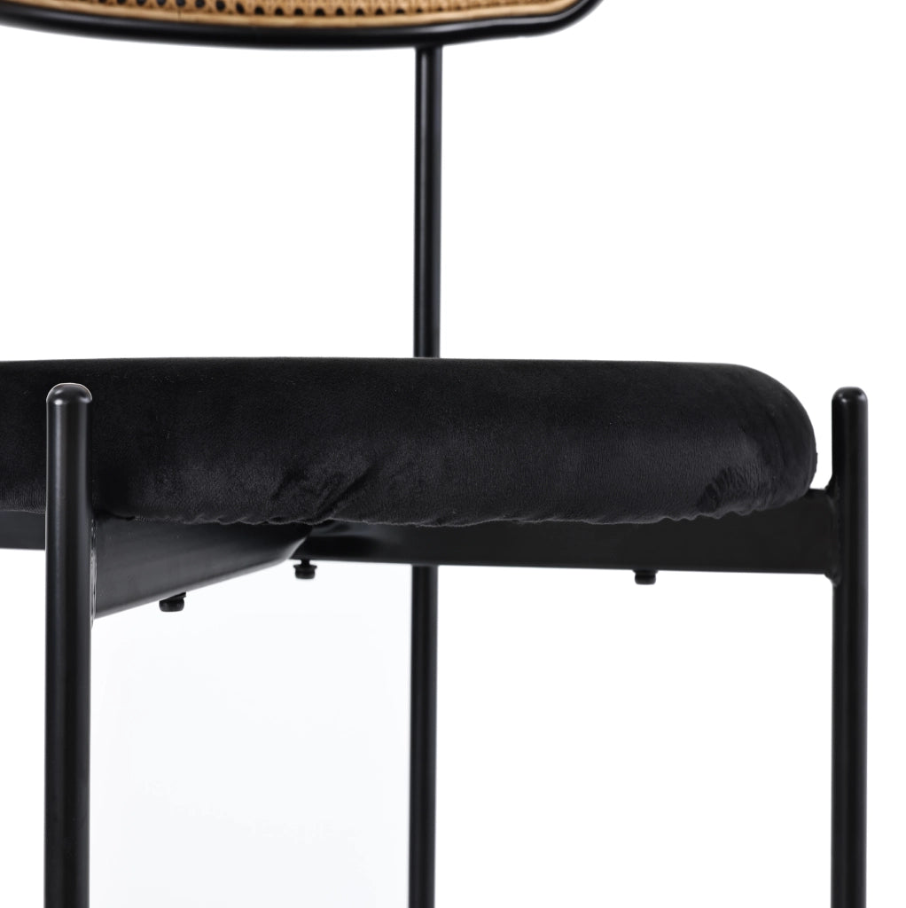 Set di 4 sedie da pranzo in velluto nero con schienale in rattan e gambe in metallo