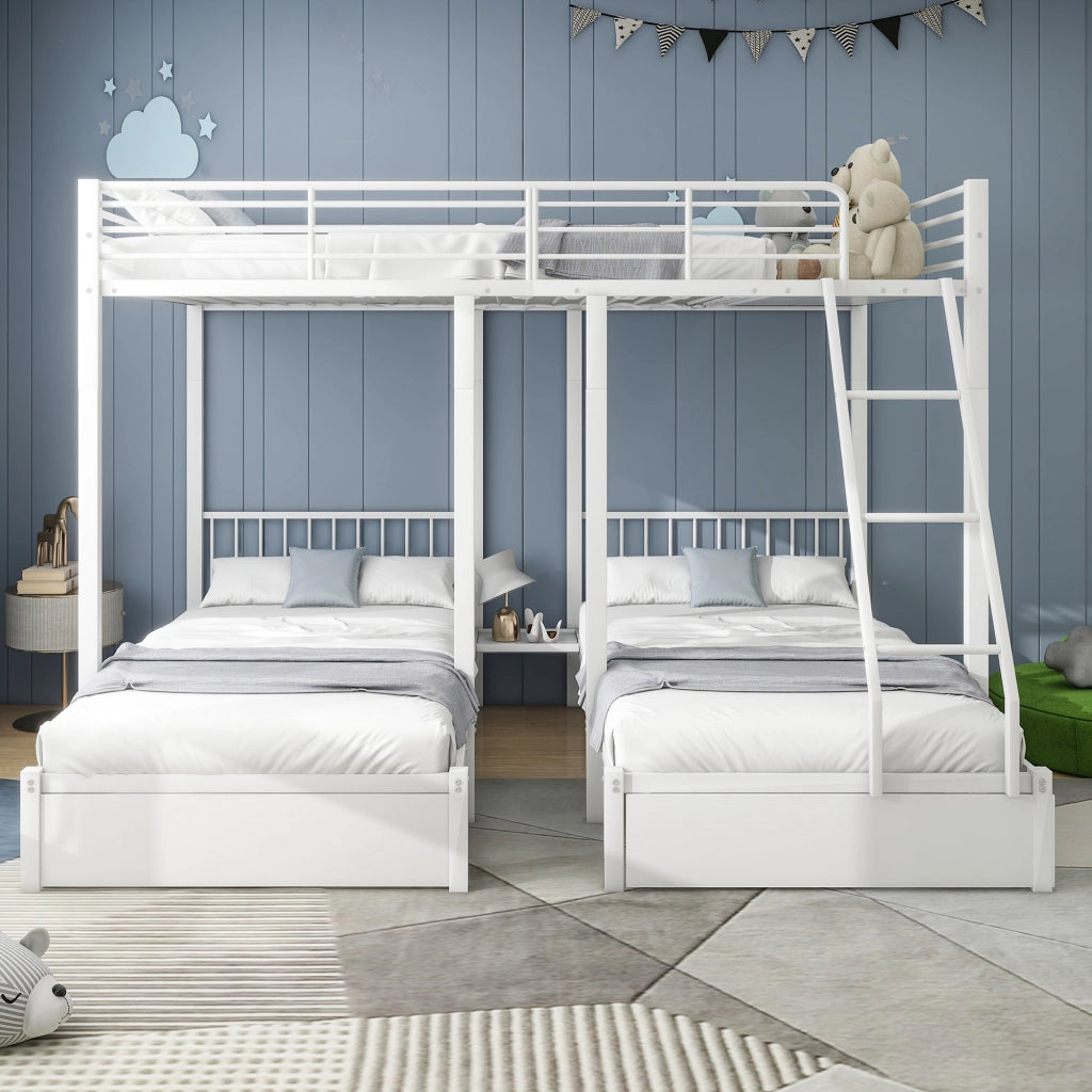 Letto a castello triplo in metallo bianco; 246 x 206 x 177;8 cm; letto matrimoniale 140 x 200 cm e due letti singoli 90 x 200 cm