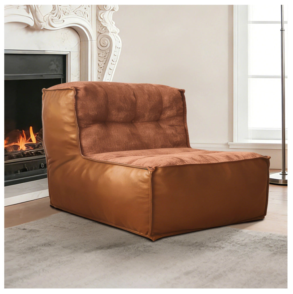 Poltrona marrone con piano laterale integrato