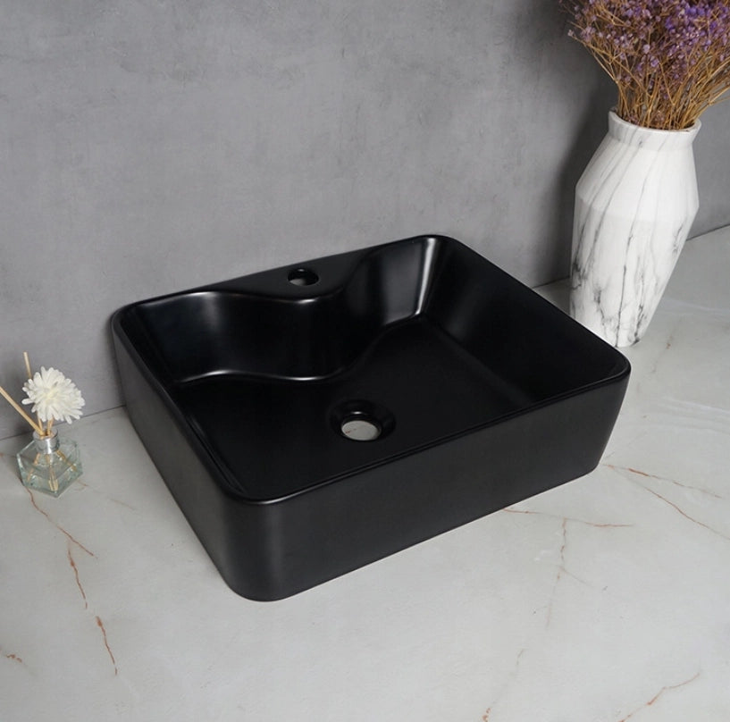 Lavabo da appoggio rettangolare in ceramica nera opaca da posizionare sul piano di lavoro