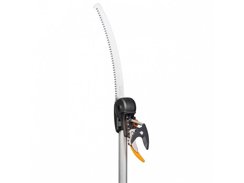 Svettatoio Fiskars UPX86 con asta telescopica allungabile da 2,4 a 4 metri e seghetto da 80cm