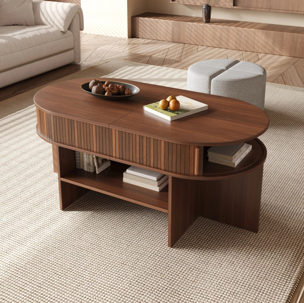 Tavolino da salotto ovale con ante scorrevoli, rivestimento a scanalature verticali e pouf in tessuto, struttura in truciolato e MDF, color noce