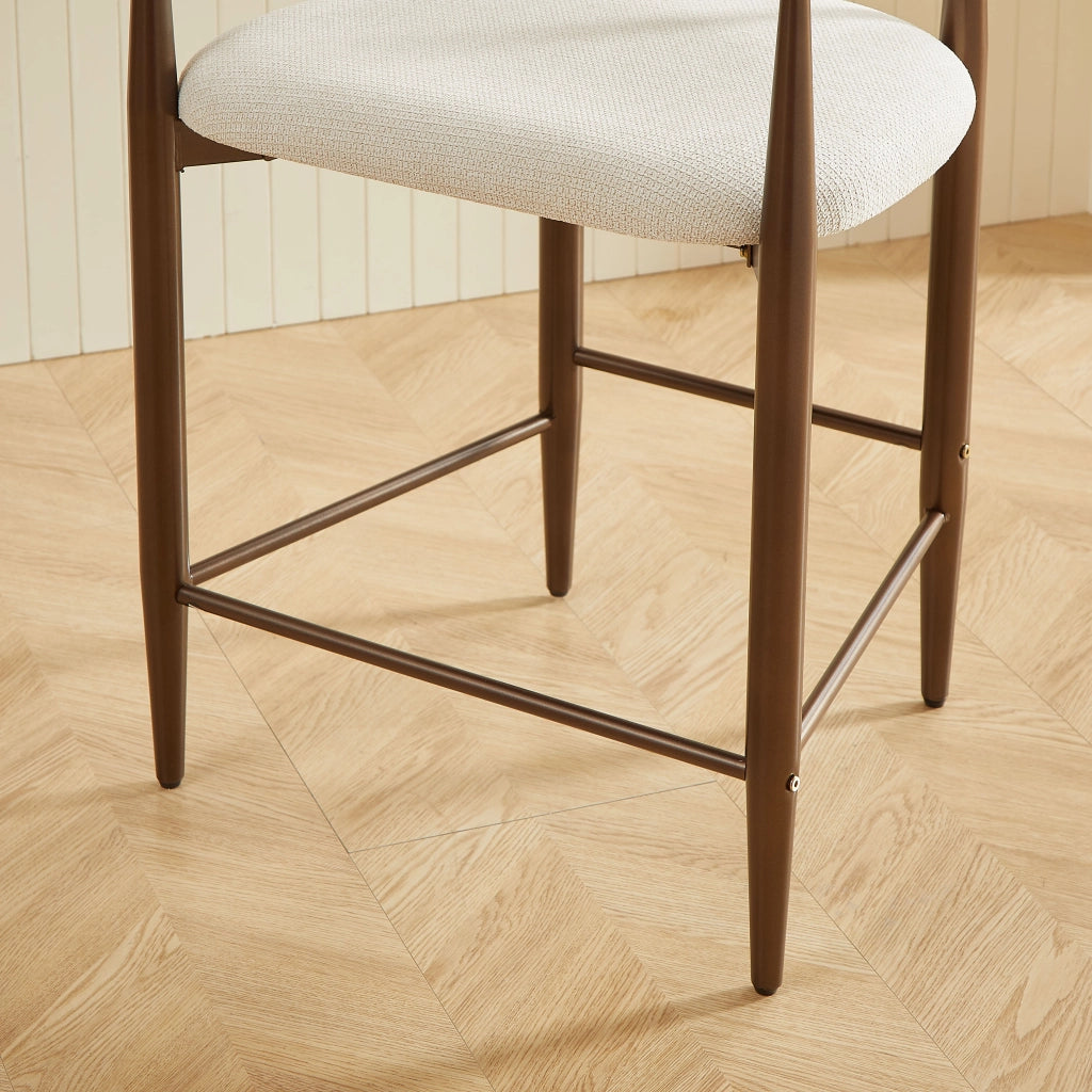 Set di 2 sgabelli da bar con braccioli; seduta in tessuto e struttura in metallo; beige
