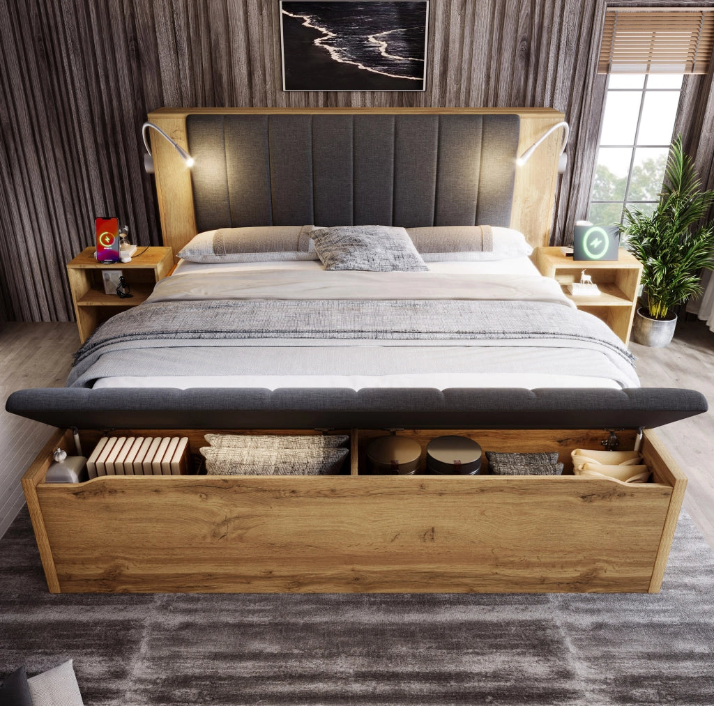 Letto matrimoniale 160x200 cm con testiera reclinabile in lino; lampade USB; comodini e panca; rovere