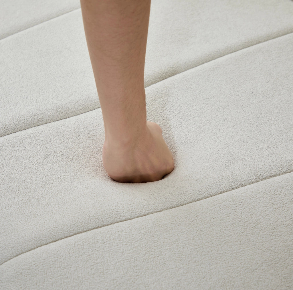 Divano modulare in chenille beige con design a tasti