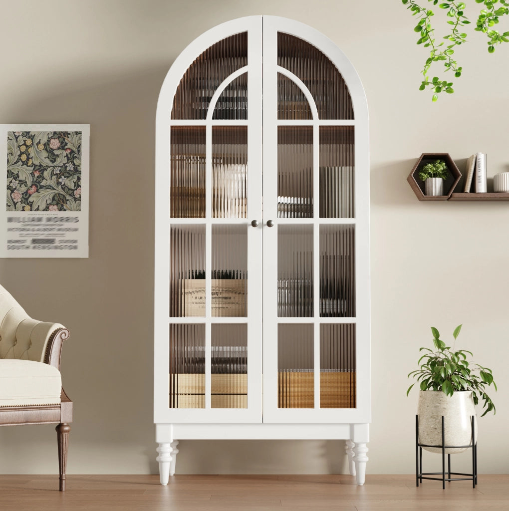 Vetrina ad arco 165 cm con ante doppie in vetro scanalato, 3 ripiani, MDF e metallo, finiture noce e bianco