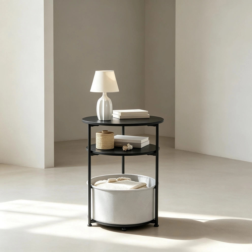 Tavolino laterale rotondo con cesto in tessuto struttura in metallo nero per soggiorno e camera da letto 43 × 56 cm