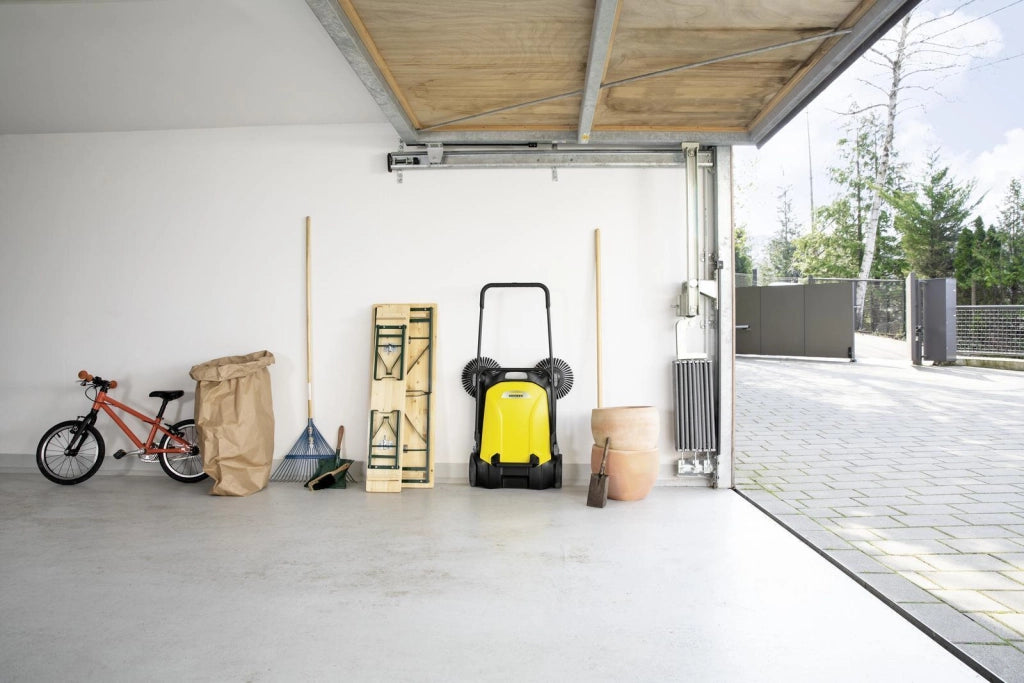 Kärcher 1.766-360.0 S 4 Twin Spazzatrice Manuale 2 Spazzole Larghezza 680mm 2400 m²-h Contenitore 20 L colore Nero Giallo