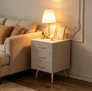 Comodino grigio con 3 cassetti in MDF, velluto e metallo, tavolino laterale 40,5x62x41 cm