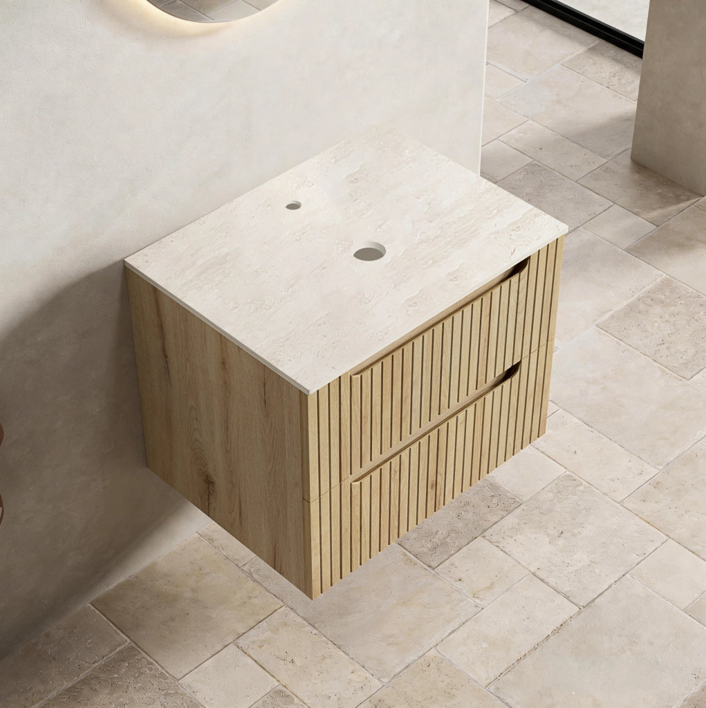 Mobile bagno moderno in compensato con piano in pietra sinterizzata; rovere chiaro