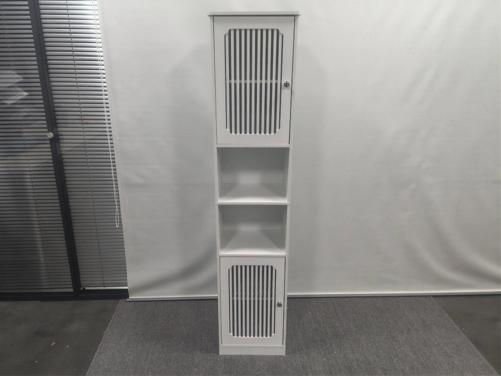Mobile bagno alto 163 cm in MDF bianco con ripiani regolabili e ante a lamelle