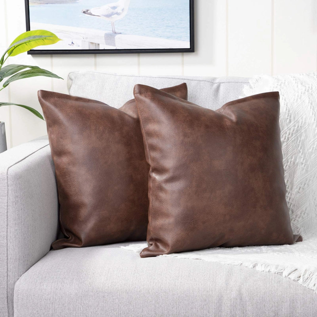 Set di 2 federe per cuscini in ecopelle, 50x50 cm, color marrone scuro