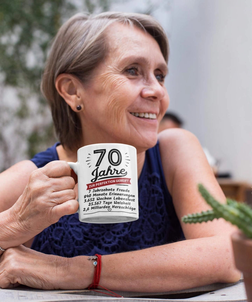Mok, Vetroceramica, 330 ml. "70 anni per raggiungere la perfezione"