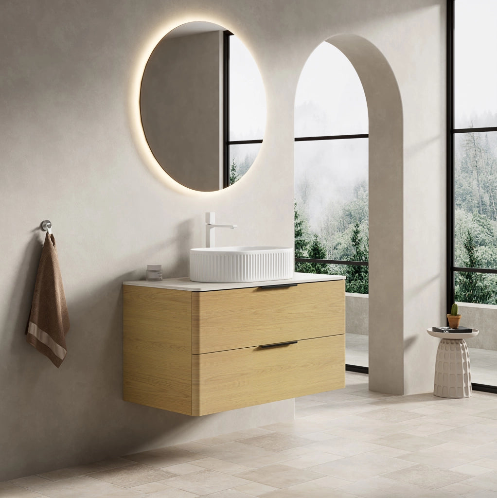 Mobile bagno sospeso 90 cm con lavabo ovale bianco, piano in travertino sintetico e mobile in compensato con 2 cassetti effetto quercia Corolla