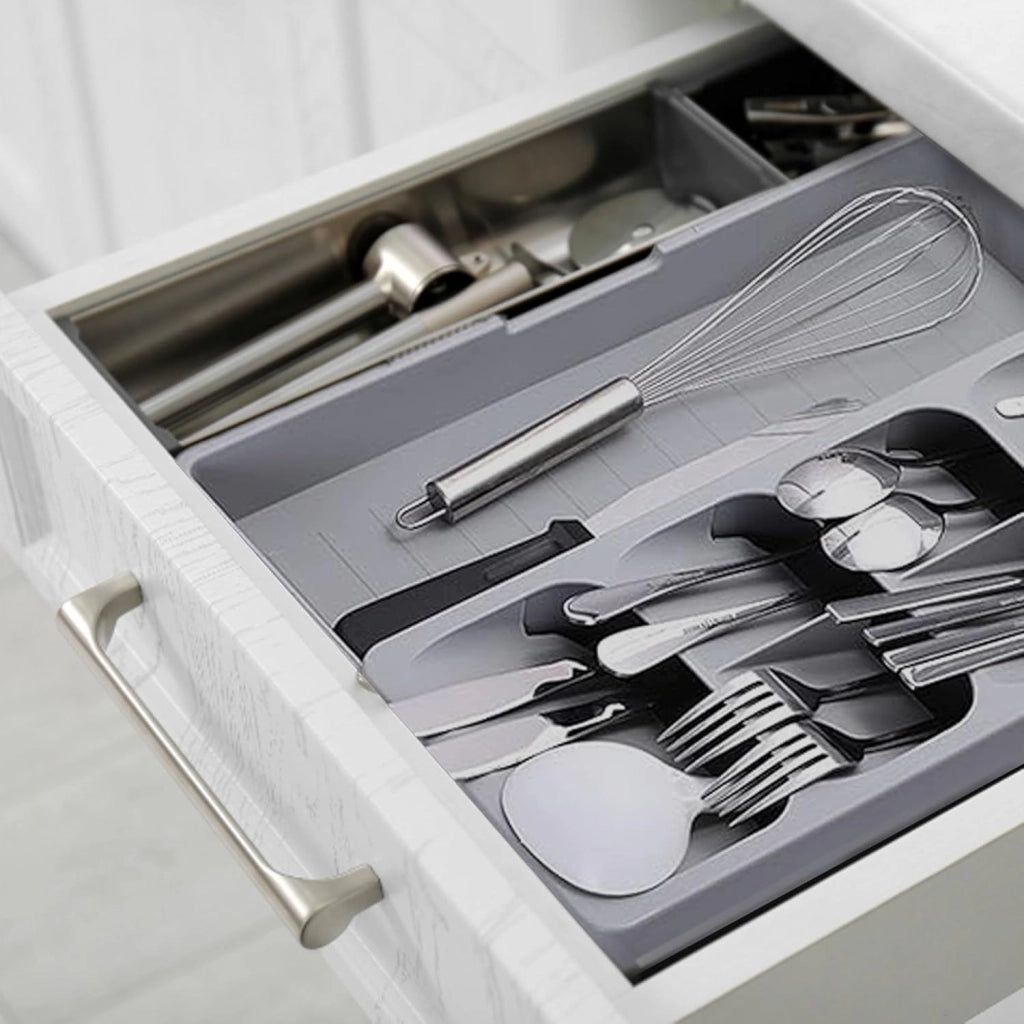 Contenitore per posate espandibile, regolabile, con una larghezza compresa tra 17 e 26,4 cm, di colore grigio, realizzato in plastica