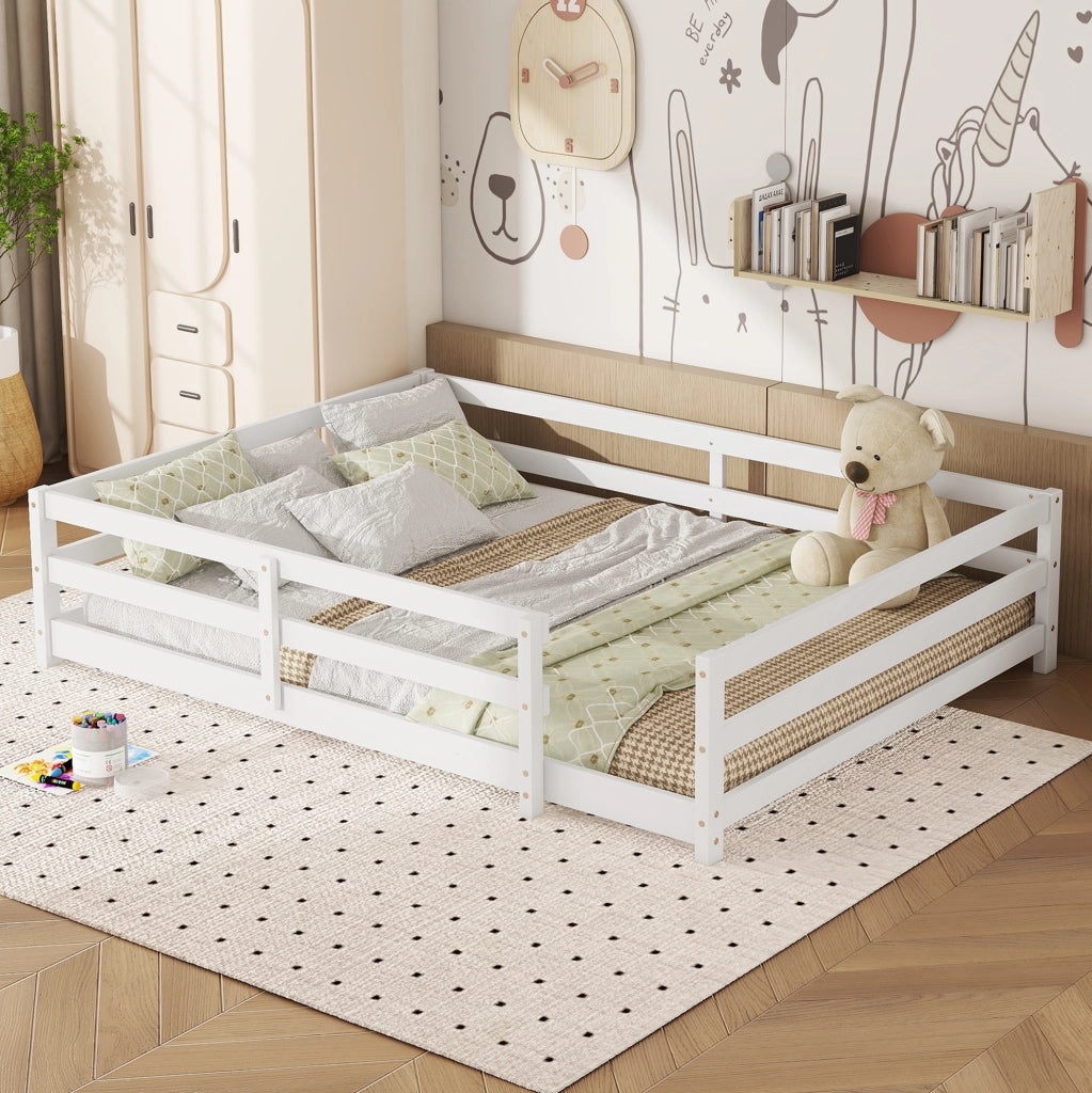 Letto Montessori a pavimento in legno massello di pino 140x200 cm bianco con sponde su 4 lati