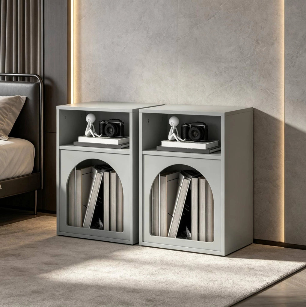 Set di 2 comodini in MDF grigio con doppio ripiano aperto e design curvo, 40x30x60 cm