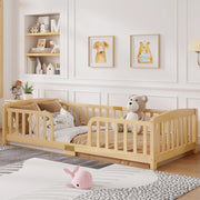 Letto per bambini a pavimento 90 × 200 cm in legno di pino naturale con sponde di sicurezza e ingresso centrale