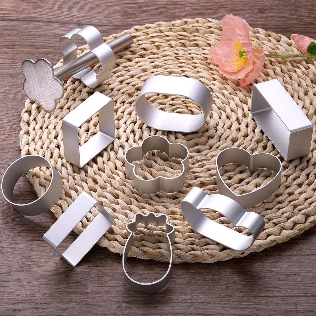 Set di 13 formine per biscotti in alluminio, a forma di fiori di pesco, con stampo sagomato