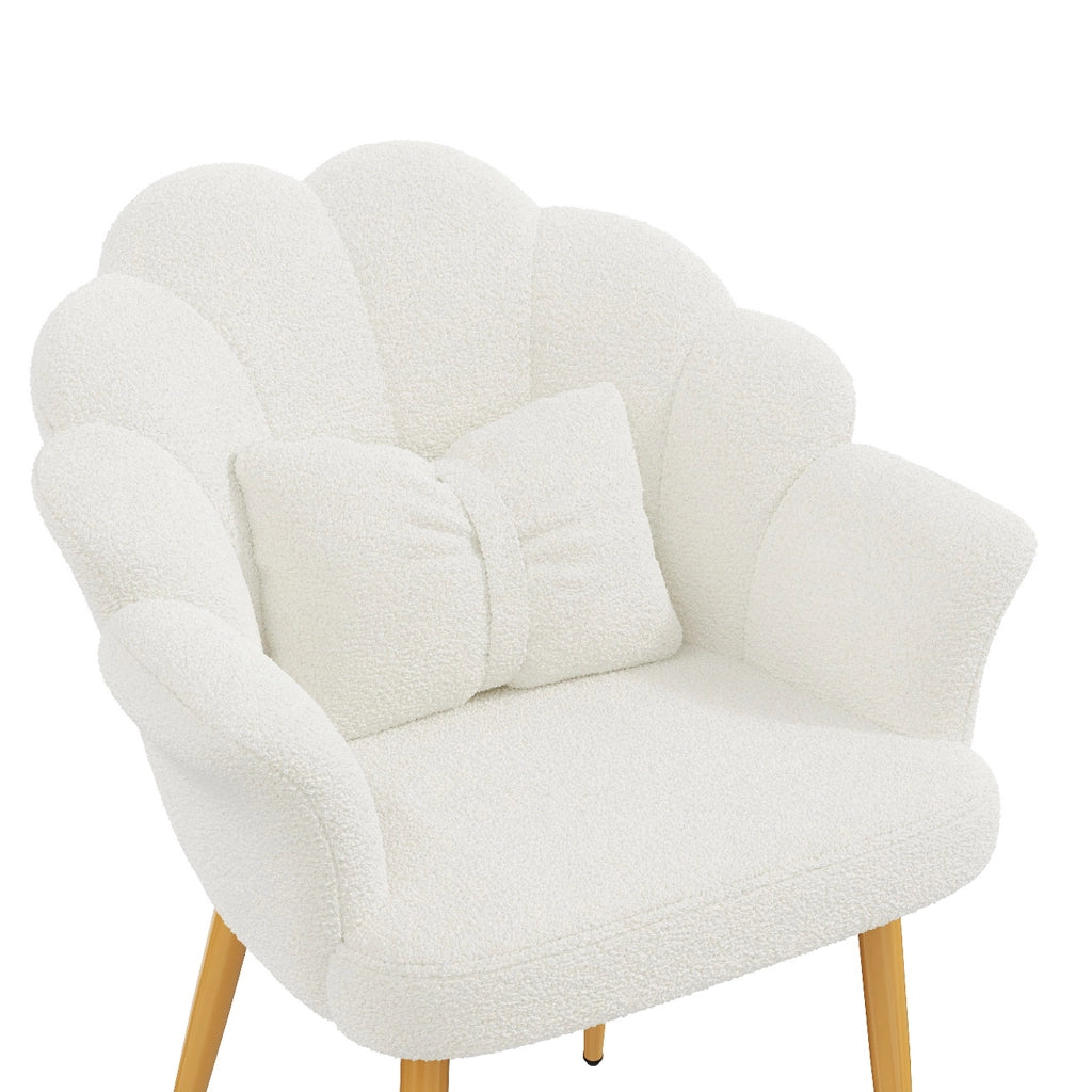 Set di 2 poltrone imbottite con braccioli in tessuto teddy bianco con cuscini a petalo e gambe metalliche moderne