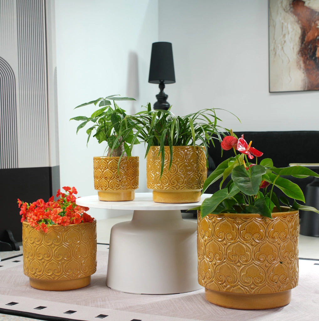 Vaso in ceramica gialla Ø 19 cm con rilievo a cuori