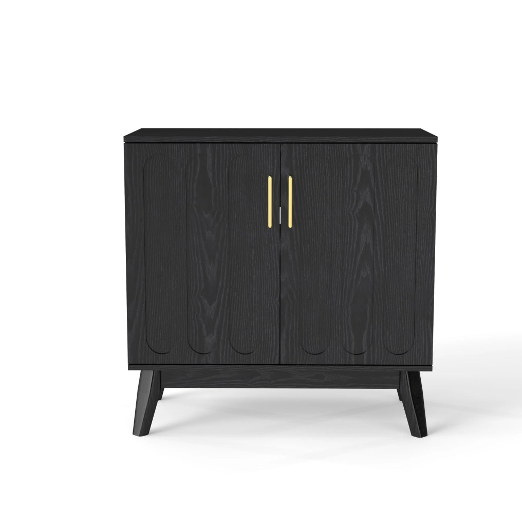 Credenza nera con ante scanalate e ripiani regolabili