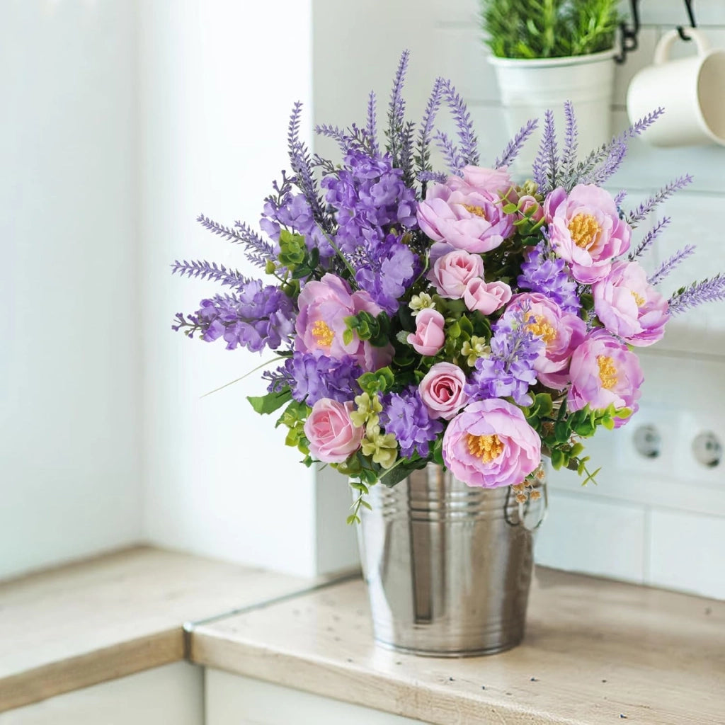 Composizione floreale artificiale in seta, color viola, alta 35 cm, con rose e peonie