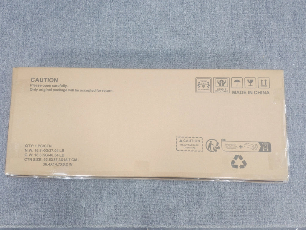 Mobile bagno alto 163 cm in MDF bianco con ripiani regolabili e ante a lamelle
