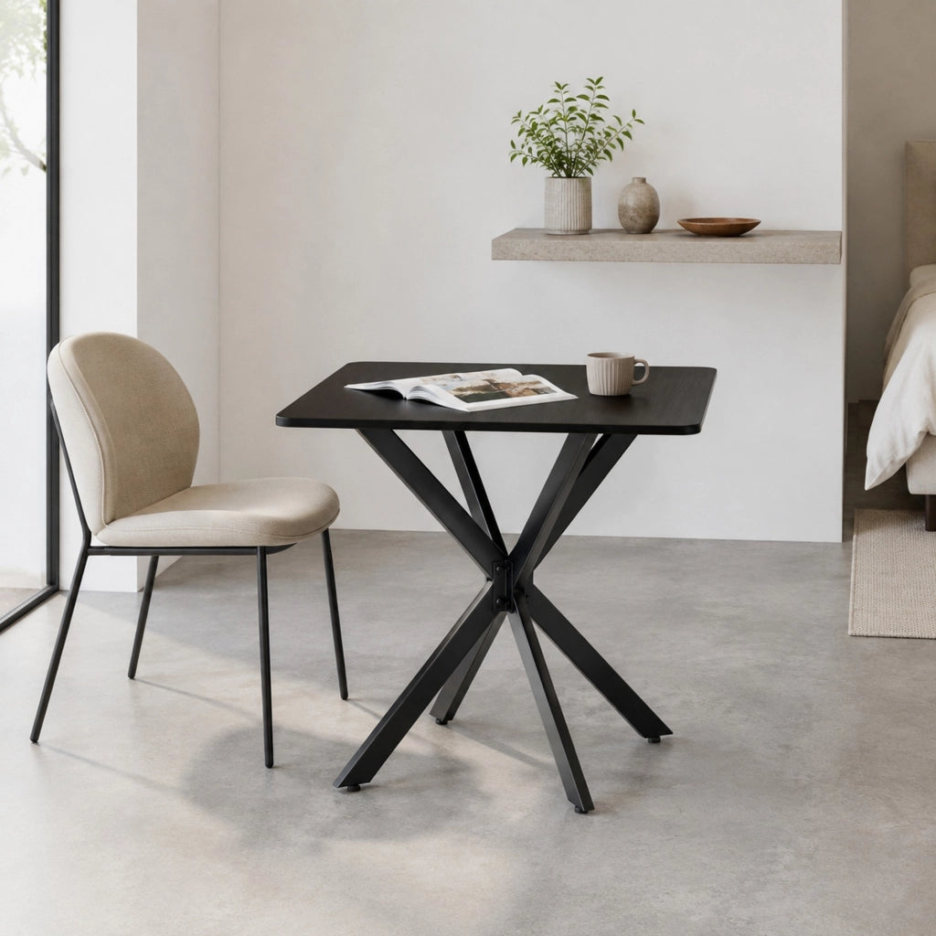 Tavolo quadrato 80x80x75 cm con struttura a X; piedini regolabili; metallo e pannello truciolare nero