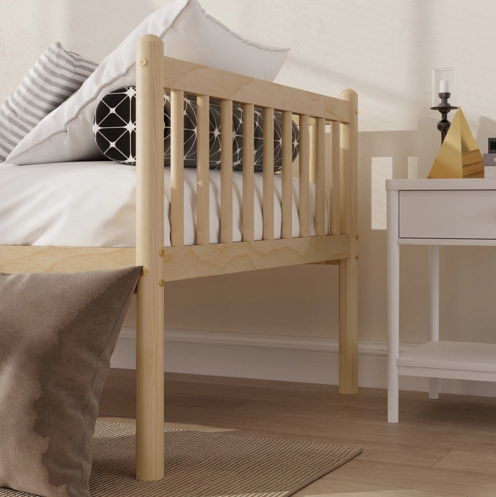 Letto giorno in pino 90x200 cm con ringhiera su 3 lati e 14 doghe, colore naturale