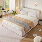 Letto imbottito beige 180 x 200 cm con rete a doghe e due cuscini