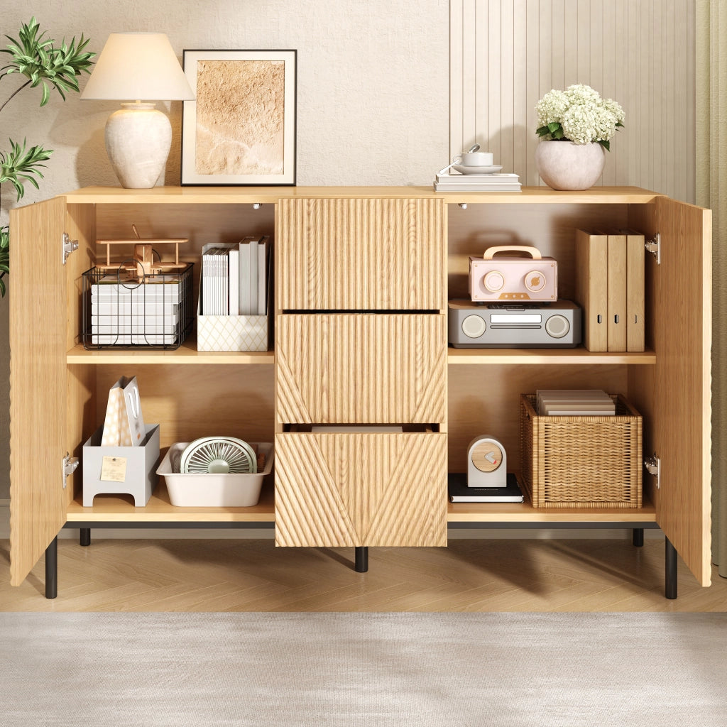 Credenza 115,5 × 40 × 76 cm con due ante geometriche e cassetto centrale in MDF naturale con gambe in ferro nero