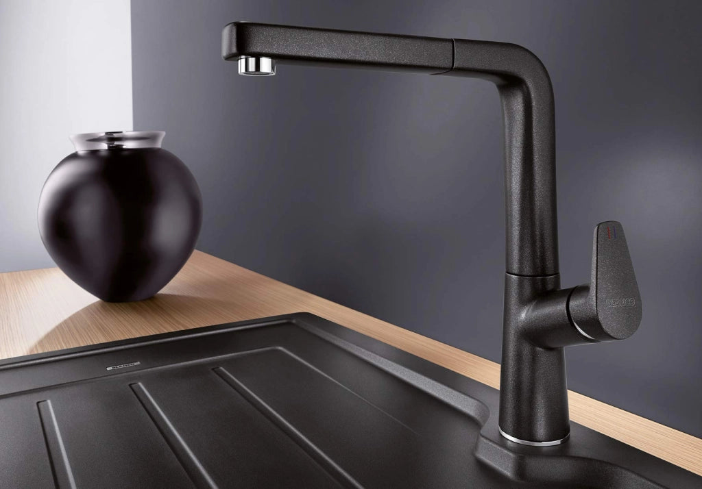 Monocomando per alta pressione con doccetta estraibile, rotazione 190°, rock grey
