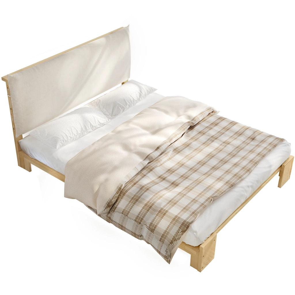 Letto 140x200 cm con testiera imbottita e rete a doghe; struttura in pino color naturale per camera da letto