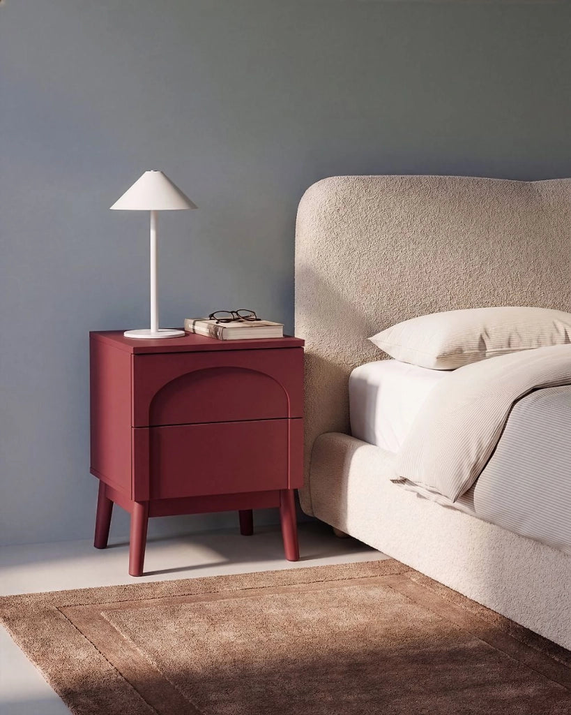 Comodino moderno bordeaux in legno ingegnerizzato con 2 cassetti