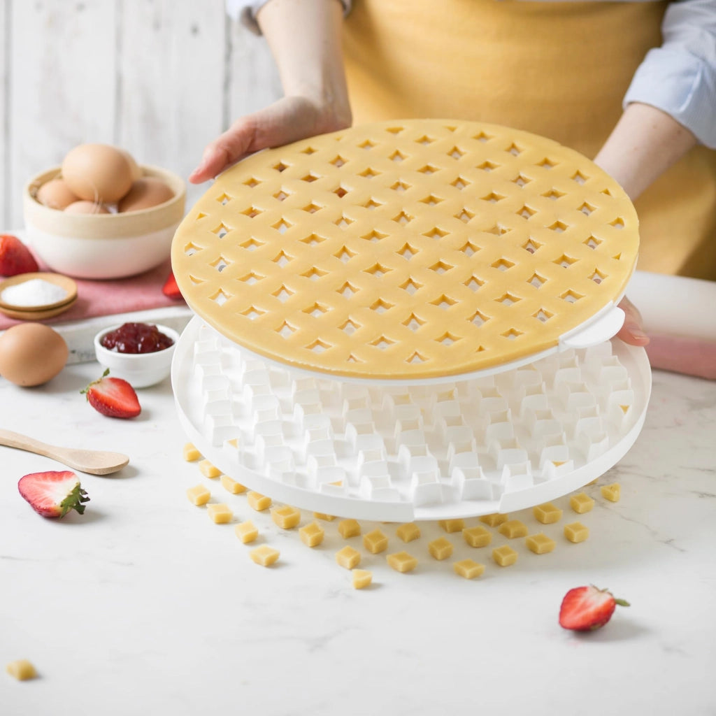 Stampo per biscotti a forma di arabeschi, diametro circa 30 cm, in plastica bianca
