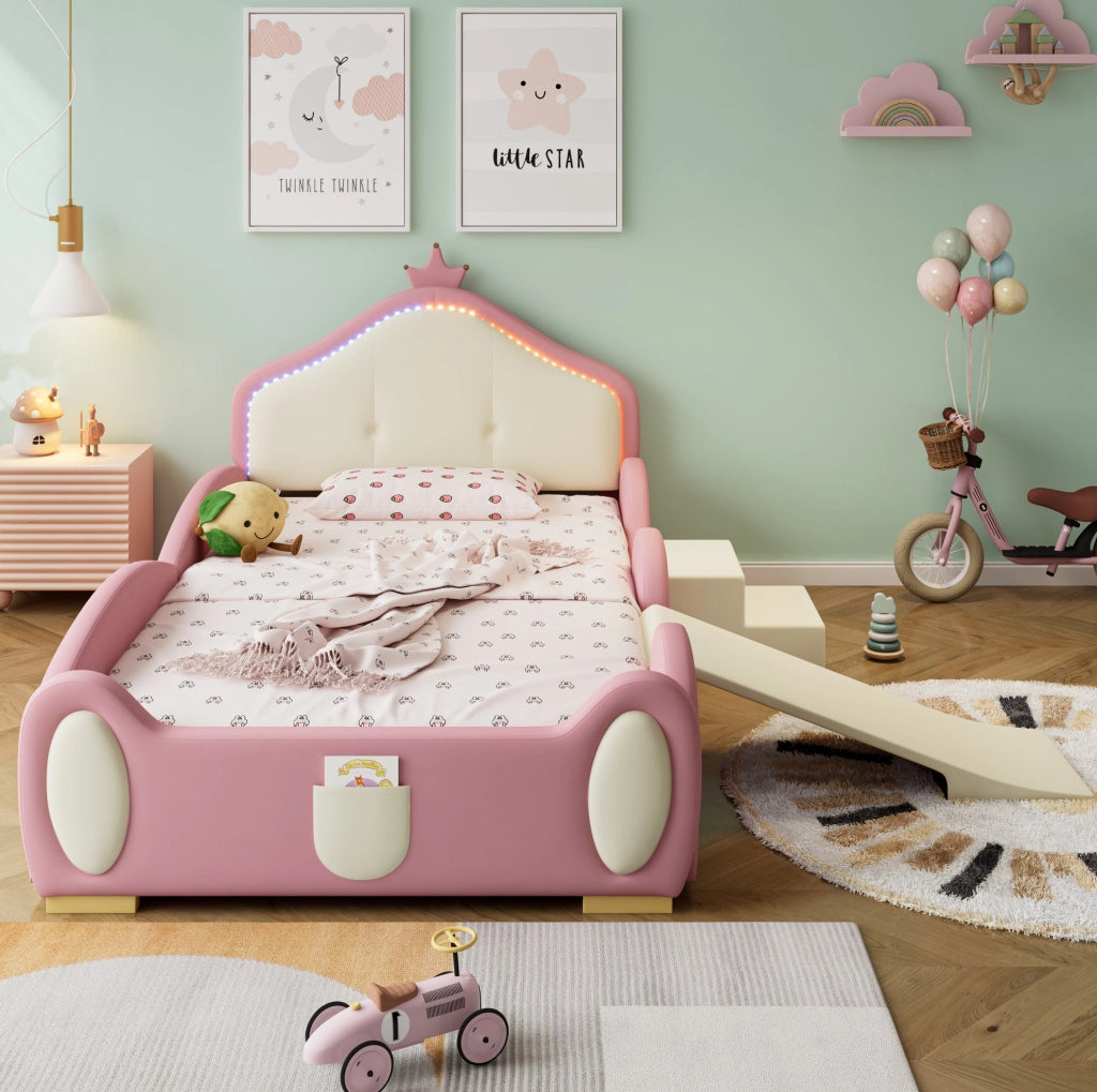 Letto per bambini imbottito 90x200 cm con scivolo; scala e LED multicolore; rosa e beige