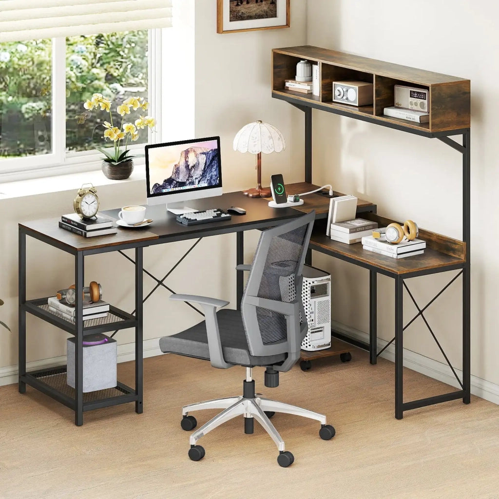 Scrivania angolare a L per computer marrone con prese di ricarica USB e supporto CPU mobile 158 x 123 cm