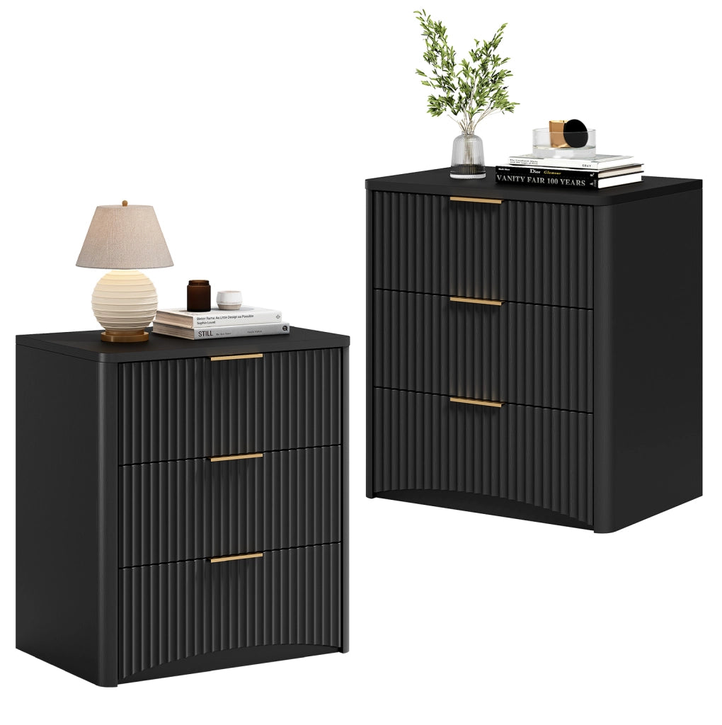 Comodino nero in MDF con 3 cassetti spaziosi, maniglie metalliche dorate e guida ammortizzata silenziosa, 58x38x64 cm