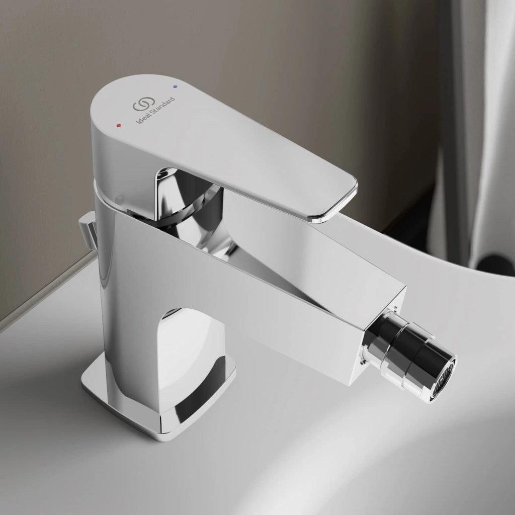 Rubinetteria per bidet Cerafine D, miscelatore monocomando con bocca fissa, leva di comando e gruppo di scarico, cromata