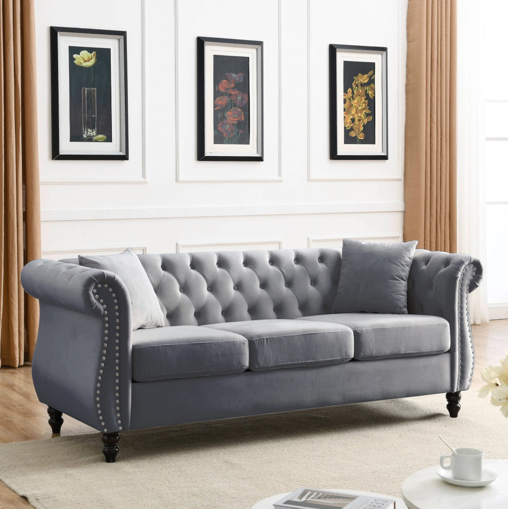 Divano Chesterfield in velluto grigio con cuscini rimovibili per soggiorno