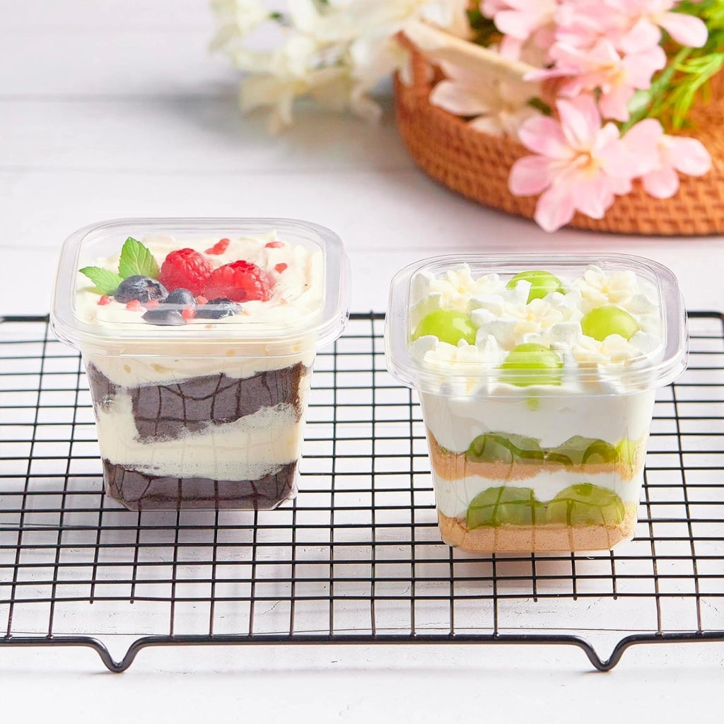 50 bicchieri di plastica per dessert da 360 ml, con coperchio e cucchiaini