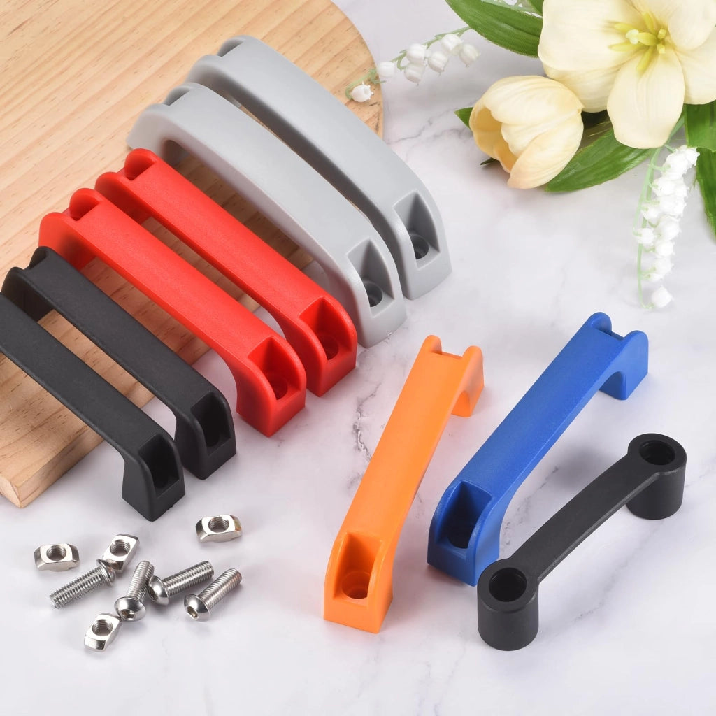 4 maniglie in plastica, distanza tra gli assi di 12 cm, colore arancione