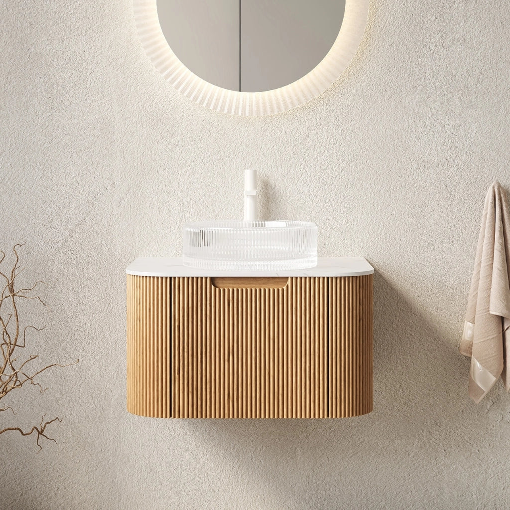 Mobile lavabo sospeso 61 cm in legno naturale, lavabo in vetro trasparente, bianco